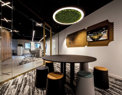 Julia+-1-acousto-intra-lighing